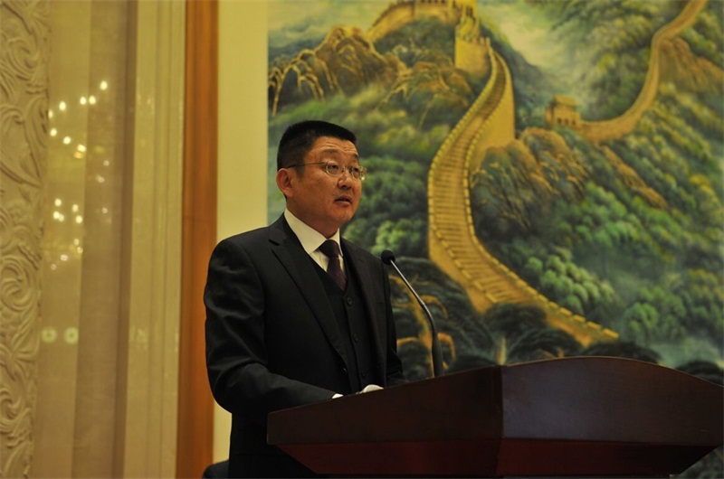 集團副總裁賈栓主持表彰儀式