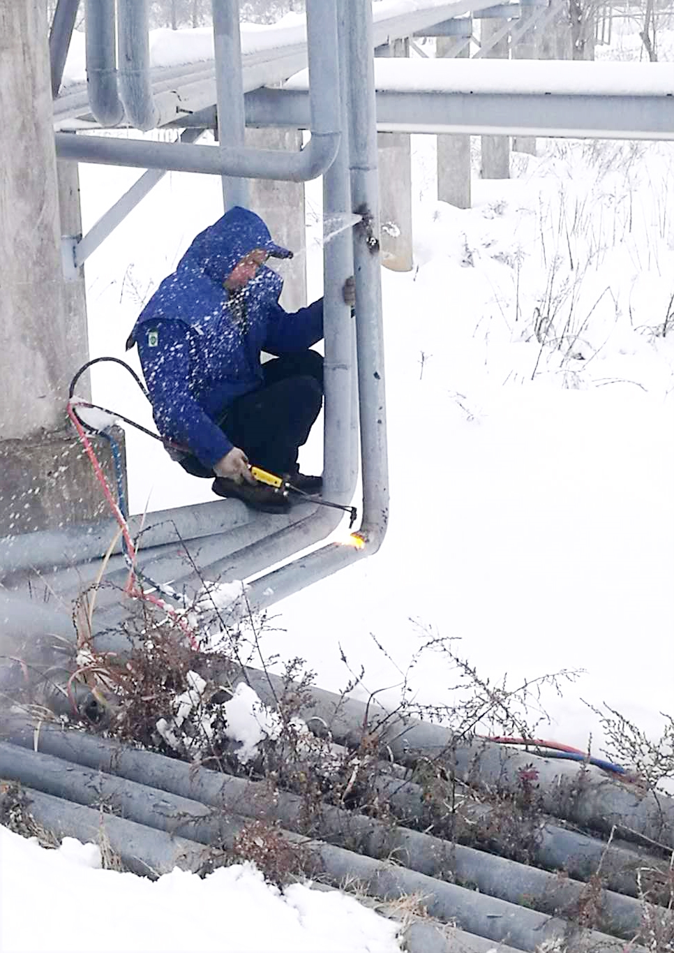 管道突擊維修 海晶王安雪手機作品