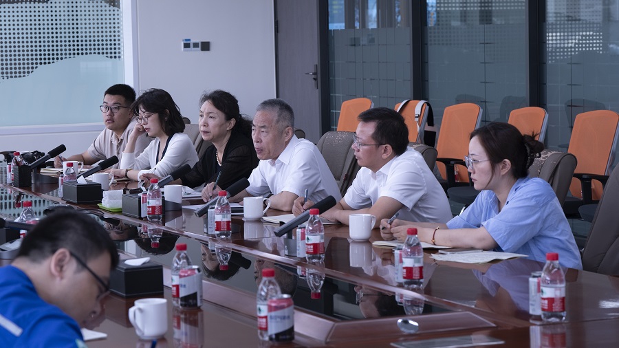中國化工報(bào)社黨委書記、社長崔學(xué)軍到阿堿項(xiàng)目調(diào)研