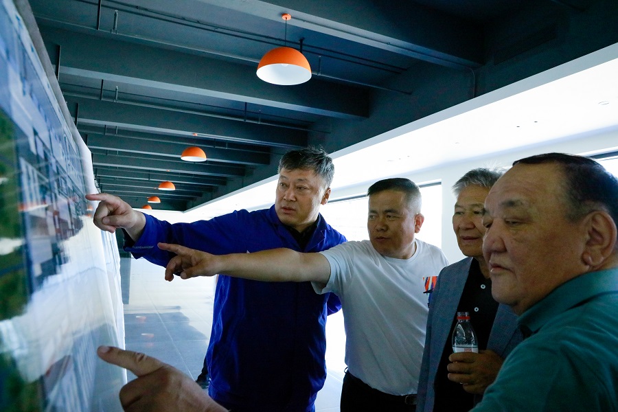 蒙古國馬克公司董事長尼瑪泰希爾到阿堿項(xiàng)目調(diào)研