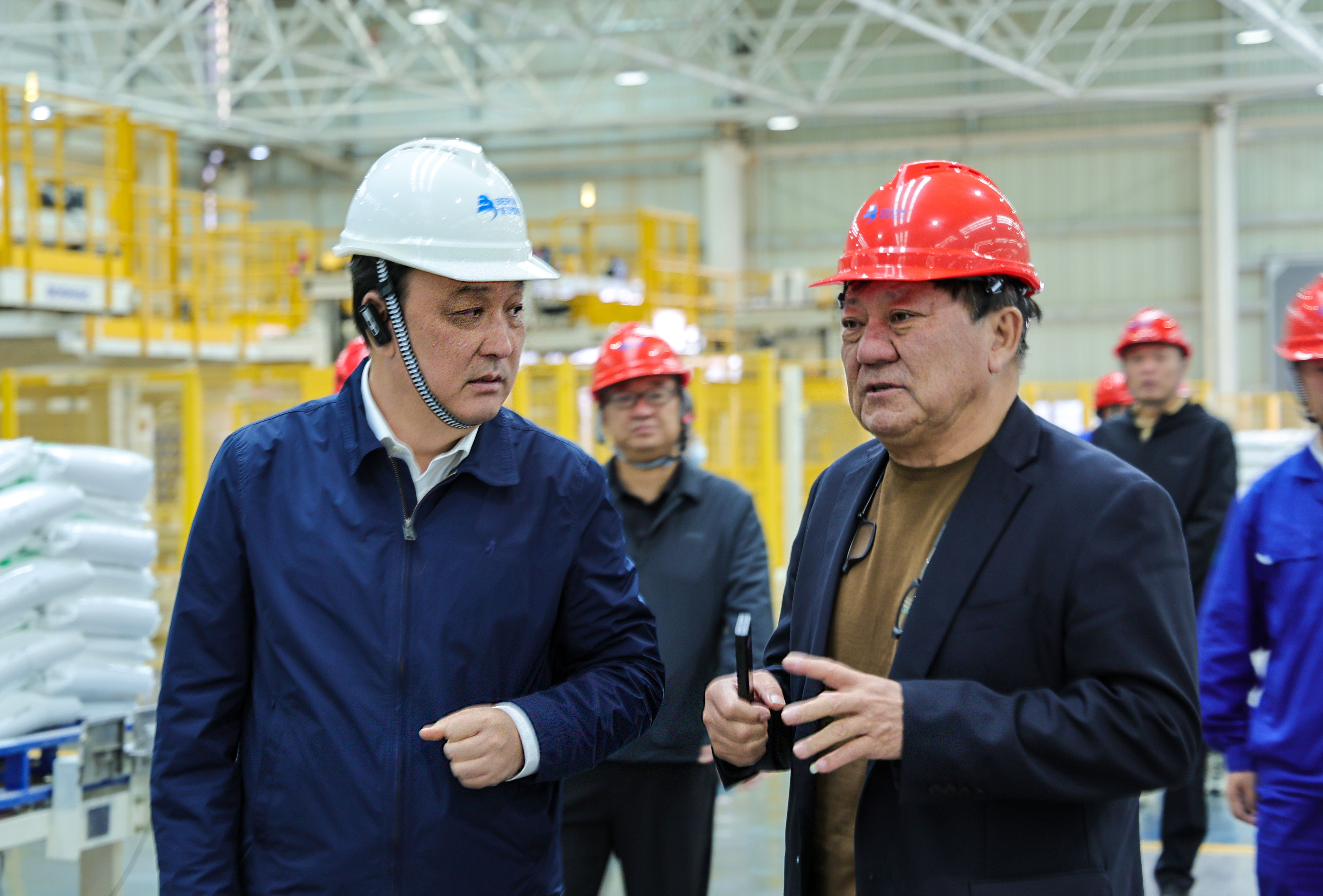 阿拉善盟委副書記、盟長白海林到博源銀根礦業(yè)公司調(diào)研