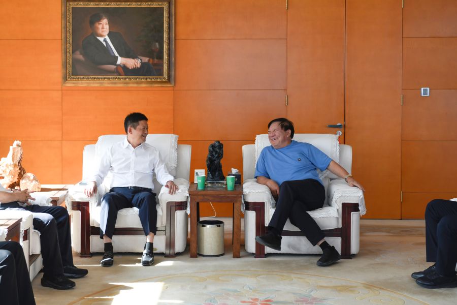 博源集團(tuán)董事局主席戴連榮會(huì)見中化二建集團(tuán)黨委書記、董事長(zhǎng)徐萬(wàn)明